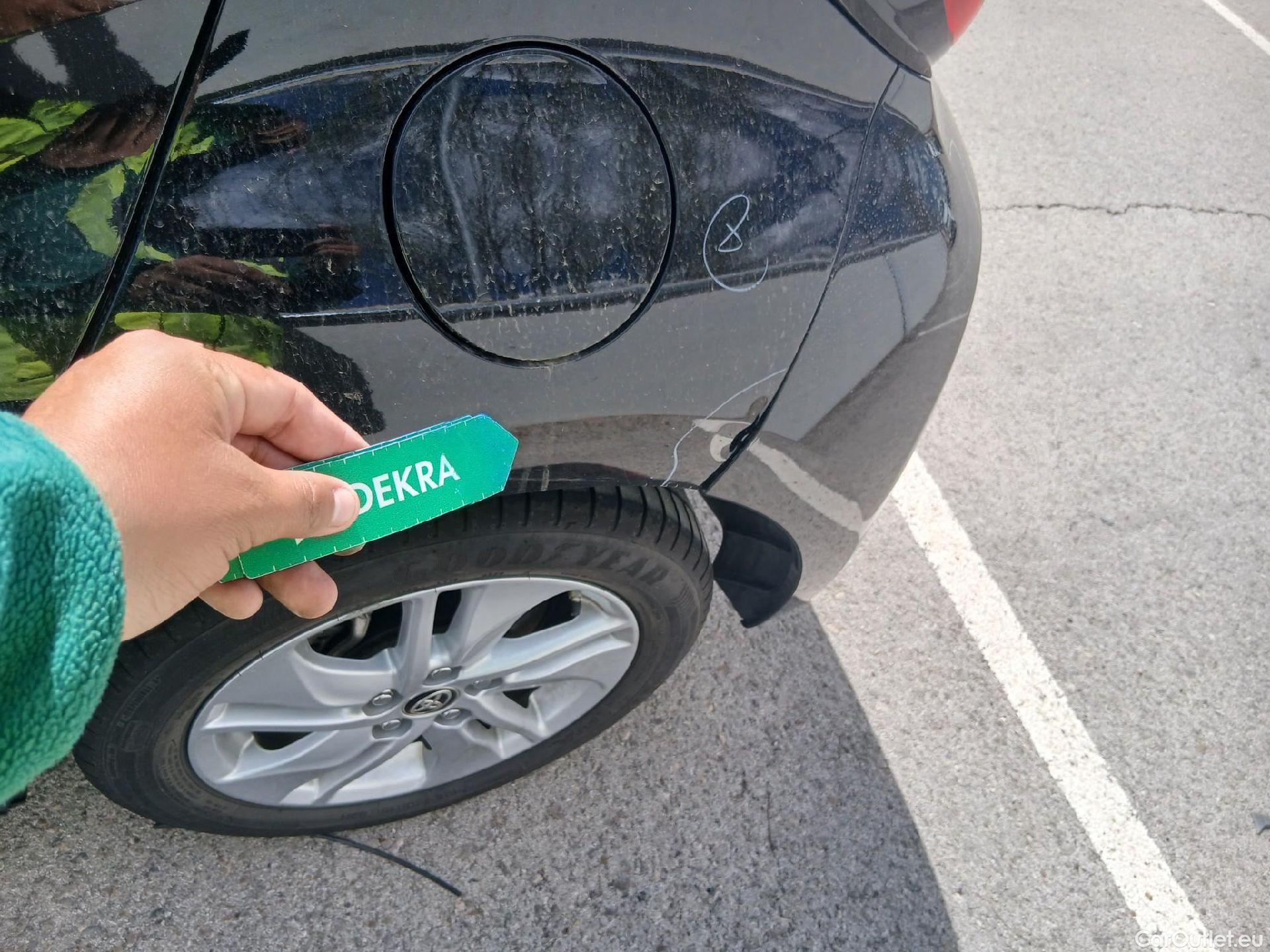  Toyota  Yaris TOYOTA  / 2020 / 5P / berlina con portón 1.5 120H Active Tech #19