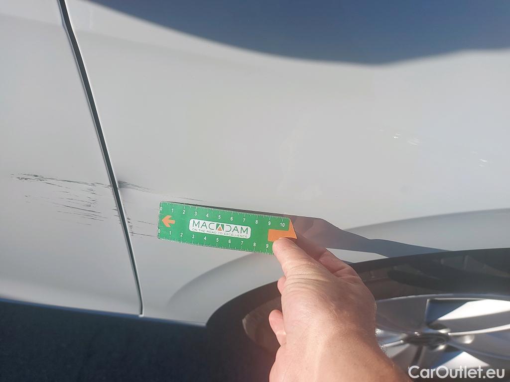  Volkswagen  Golf  VOLKSWAGEN / 2020 / 5P / berlina con portón 2.0 TDI 85kW (115CV) (AC4) #2