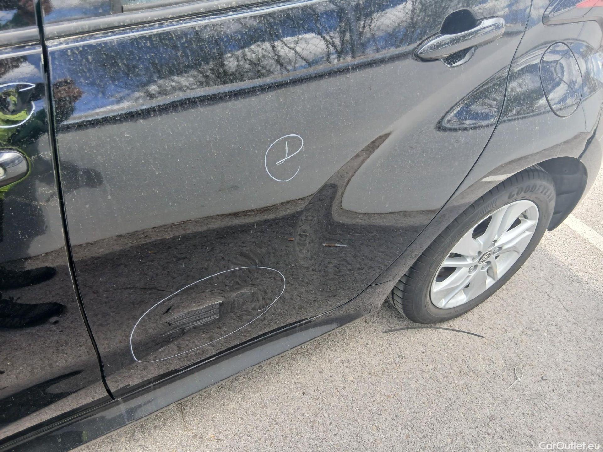  Toyota  Yaris TOYOTA  / 2020 / 5P / berlina con portón 1.5 120H Active Tech #17