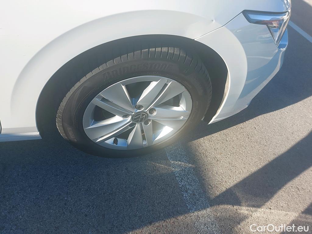  Volkswagen  Golf  VOLKSWAGEN / 2020 / 5P / berlina con portón 2.0 TDI 85kW (115CV) (AC4) #8