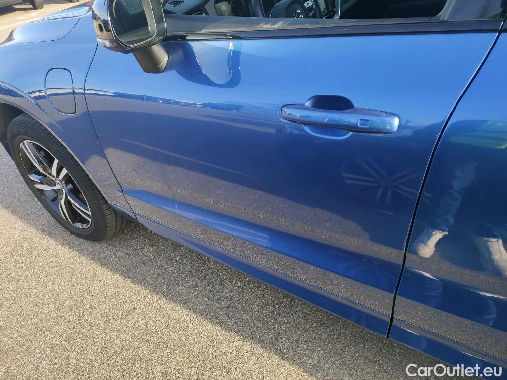  Volvo  XC60 VOLVO  / 2017 / 5P / todoterreno 2.0 T8 AWD R-Design Auto #9