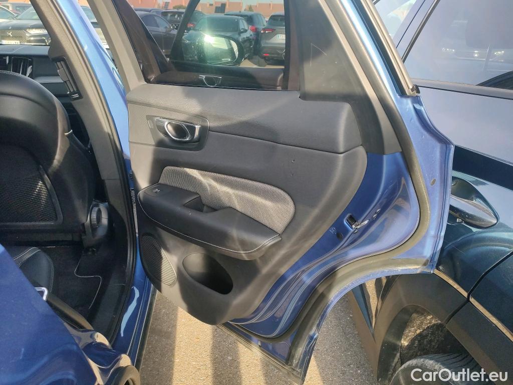  Volvo  XC60 VOLVO  / 2017 / 5P / todoterreno 2.0 T8 AWD R-Design Auto #19