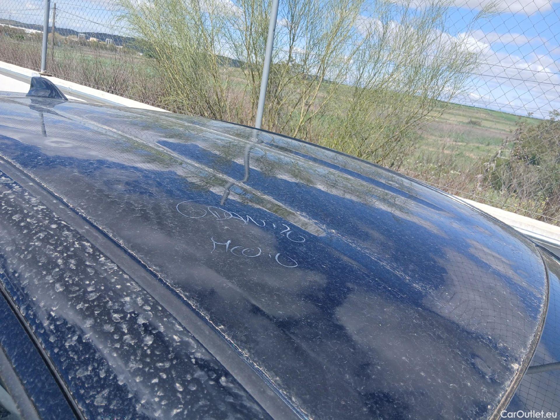  Toyota  Yaris TOYOTA  / 2020 / 5P / berlina con portón 1.5 120H Active Tech #30