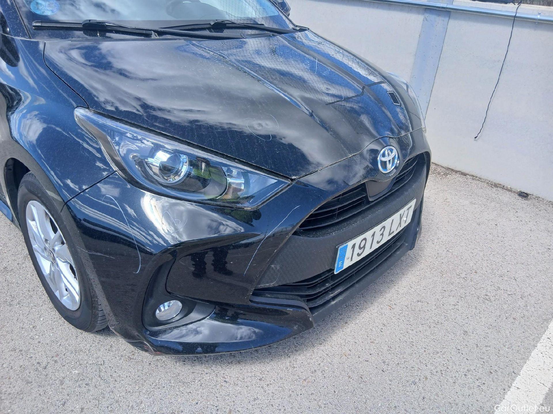  Toyota  Yaris TOYOTA  / 2020 / 5P / berlina con portón 1.5 120H Active Tech #3