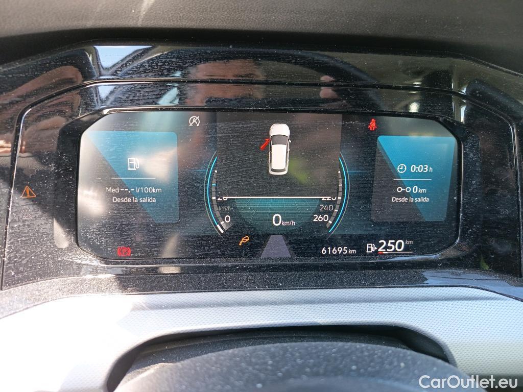  Volkswagen  Golf  VOLKSWAGEN / 2020 / 5P / berlina con portón 2.0 TDI 85kW (115CV) #17