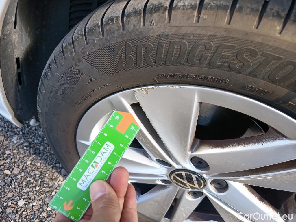  Volkswagen  Golf  VOLKSWAGEN / 2020 / 5P / berlina con portón 2.0 TDI 85kW (115CV) #4