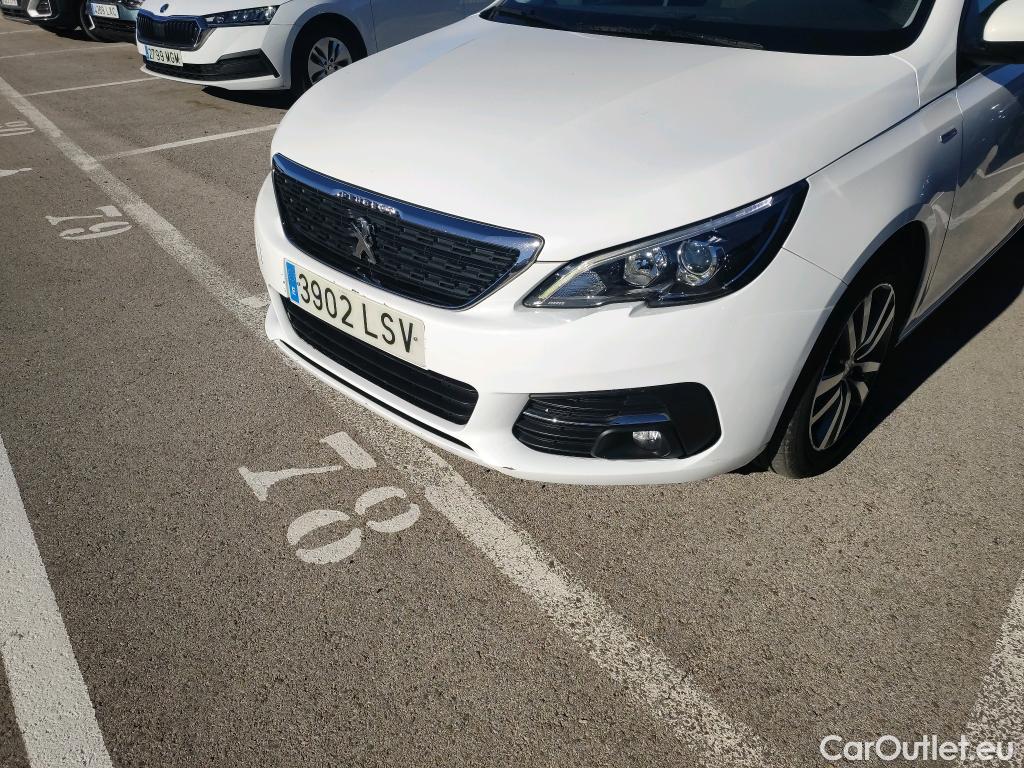  Peugeot  308 PEUGEOT  / 2017 / 5P / berlina con portón 5p Style BlueHDi 130 S&S #9