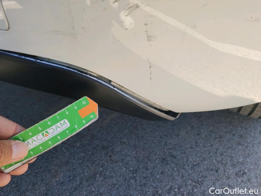  Peugeot  308 PEUGEOT  / 2017 / 5P / berlina con portón 5p Style BlueHDi 130 S&S #21