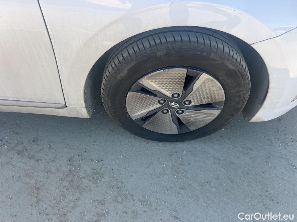  Hyundai   Ioniq HYUNDAI / 2019 / 5P / berlina con portón 1.6 GDI HEV Klass DCT #11