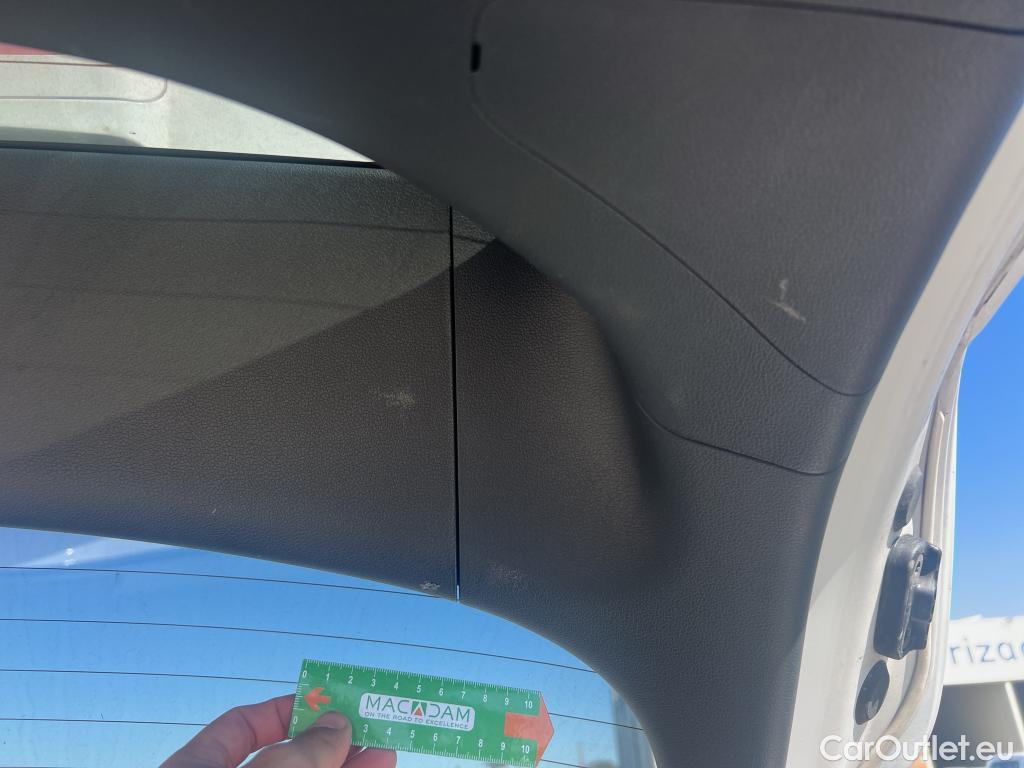  Hyundai   Ioniq HYUNDAI / 2019 / 5P / berlina con portón 1.6 GDI HEV Klass DCT #3