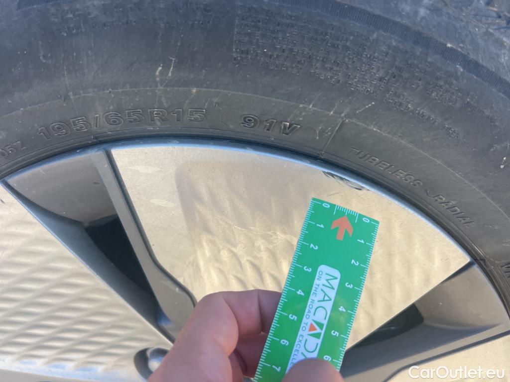  Hyundai   Ioniq HYUNDAI / 2019 / 5P / berlina con portón 1.6 GDI HEV Klass DCT #10