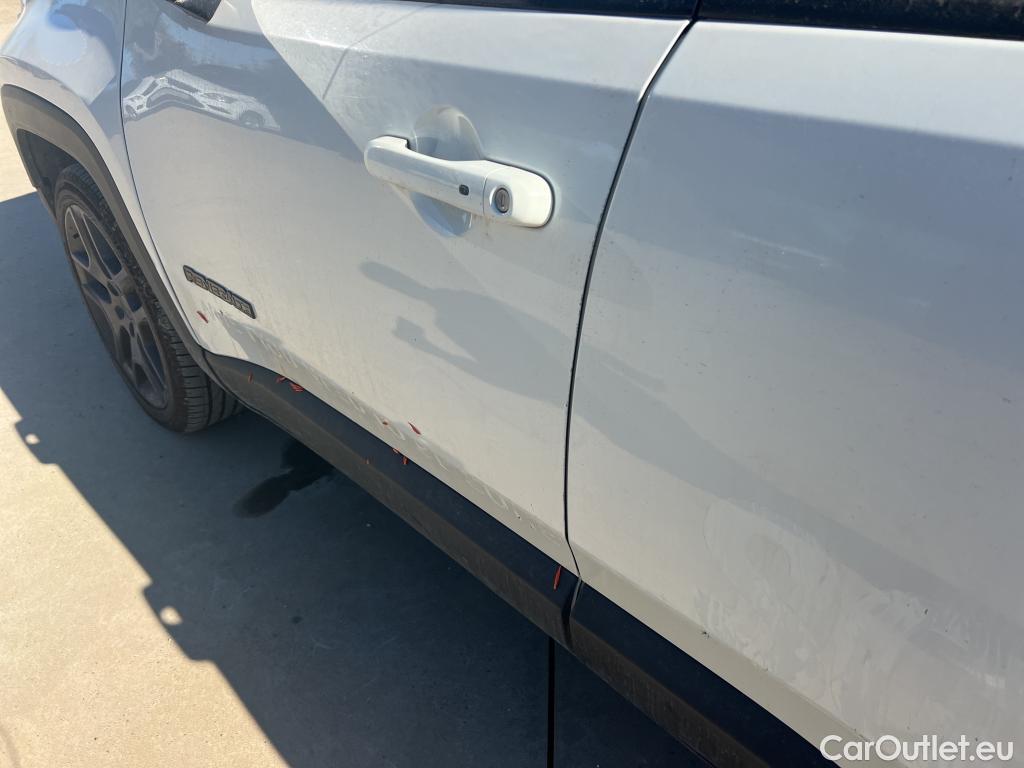  Jeep  Patriot JEEP Renegade / 2014 / 5P / todoterreno S 1.3 PHEV 177kW (240CV) AT AWD #23