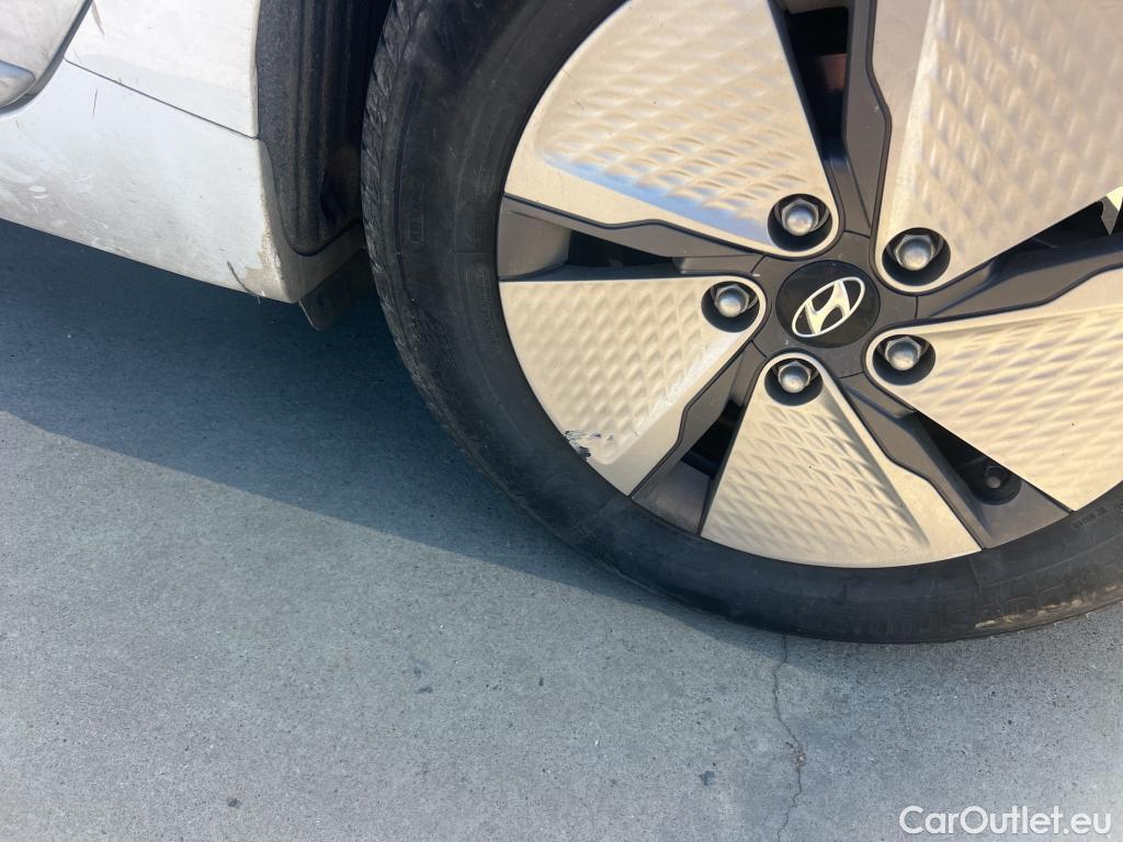  Hyundai   Ioniq HYUNDAI / 2019 / 5P / berlina con portón 1.6 GDI HEV Klass DCT #8