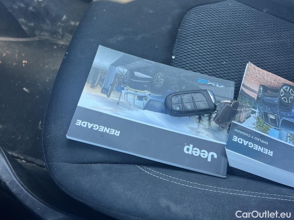  Jeep  Patriot JEEP Renegade / 2014 / 5P / todoterreno S 1.3 PHEV 177kW (240CV) AT AWD #2