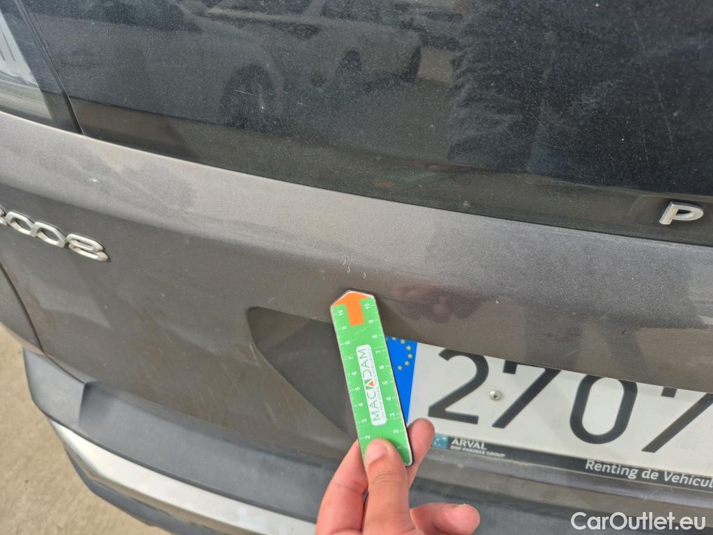  Peugeot  3008 PEUGEOT  Hybrid / 2020 / 5P / todoterreno 225 e-EAT8 Allure (AC2) #31