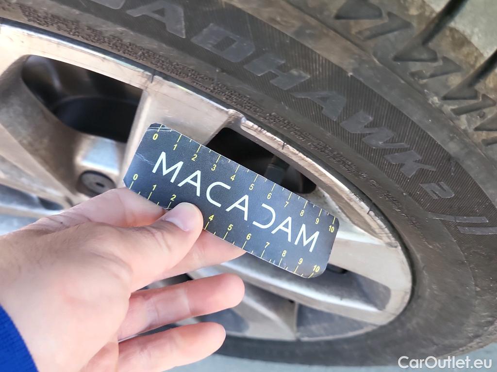  Volkswagen  T-ROC  Life 2.0 TDI 115CV MT6 E6d #17