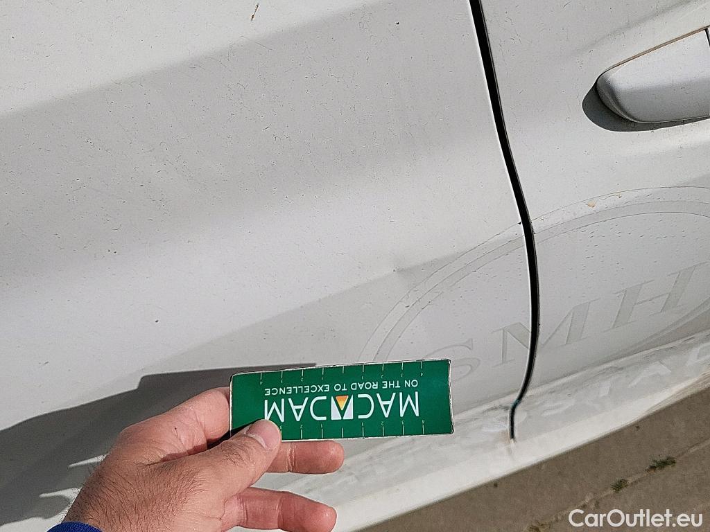  Peugeot  208 PEUGEOT  / 2019 / 5P / berlina con portón BlueHDi 73kW (100CV) Active Pack (AC) #19