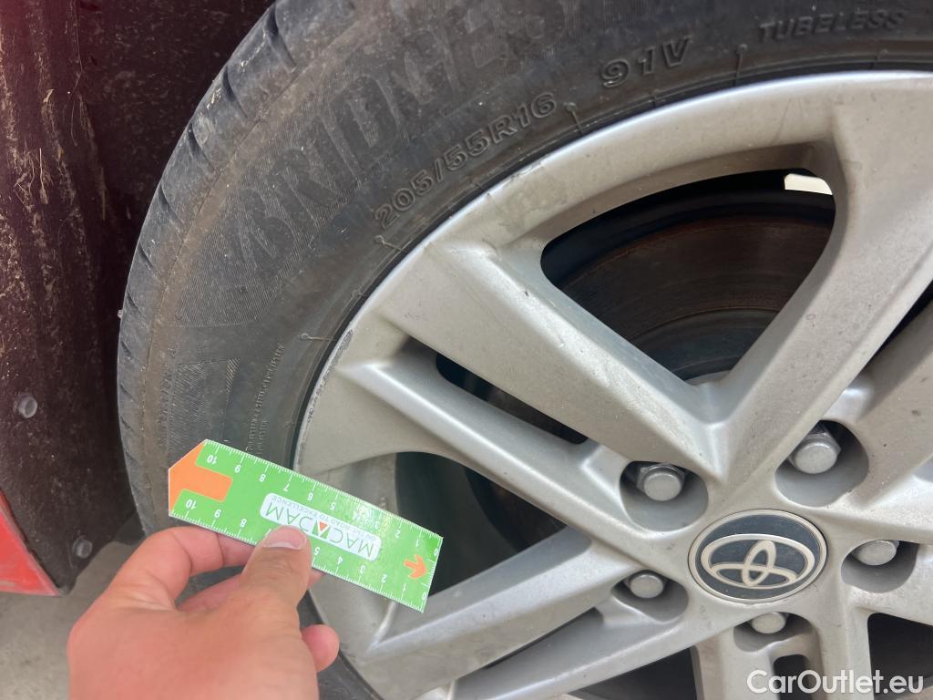  Toyota  Corolla TOYOTA  1.8 125H ACTIVE TECH E-CVT #19