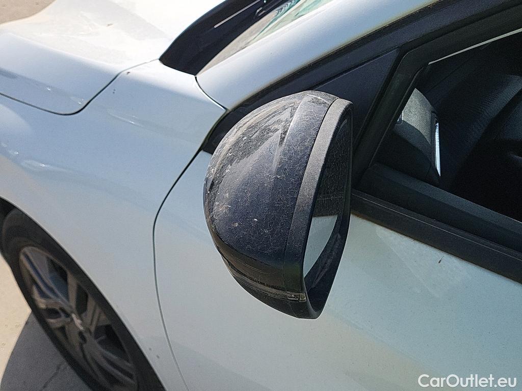  Peugeot  208 PEUGEOT  / 2019 / 5P / berlina con portón BlueHDi 73kW (100CV) Active Pack (AC) #37