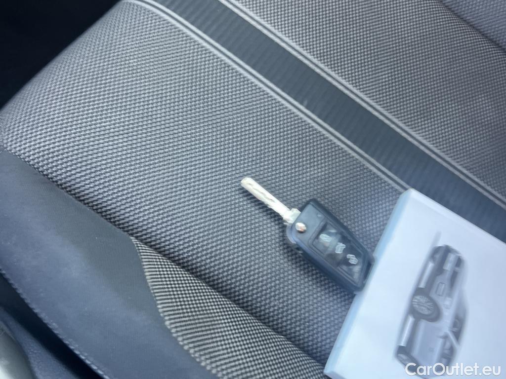  Volkswagen  T-ROC VOLKSWAGEN  / 2017 / 5P / todoterreno Advance 2.0 TDI 85kW (115CV) #1