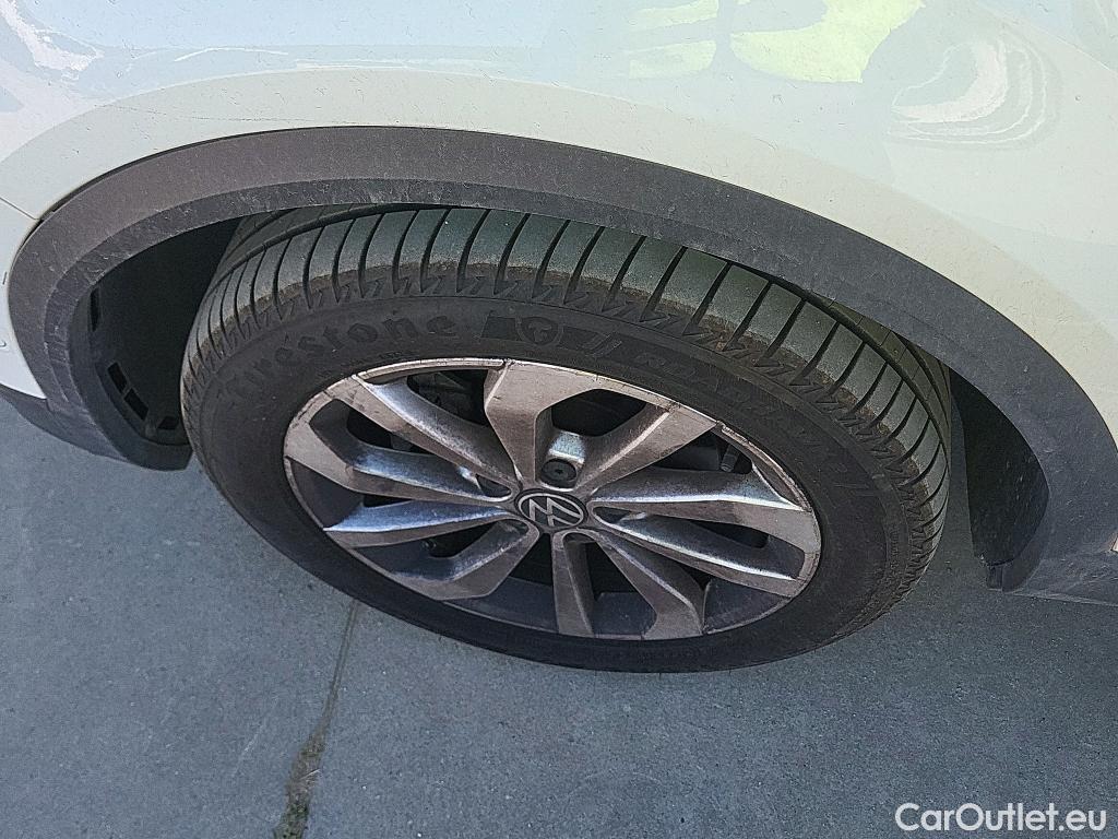  Volkswagen  T-ROC  Life 2.0 TDI 115CV MT6 E6d #16