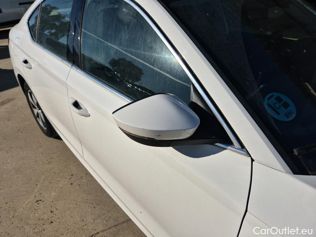  Skoda  Octavia SKODA  / 2020 / 5P / berlina con portón 2.0 TDI 110kW (150CV) Manual Ambition #22