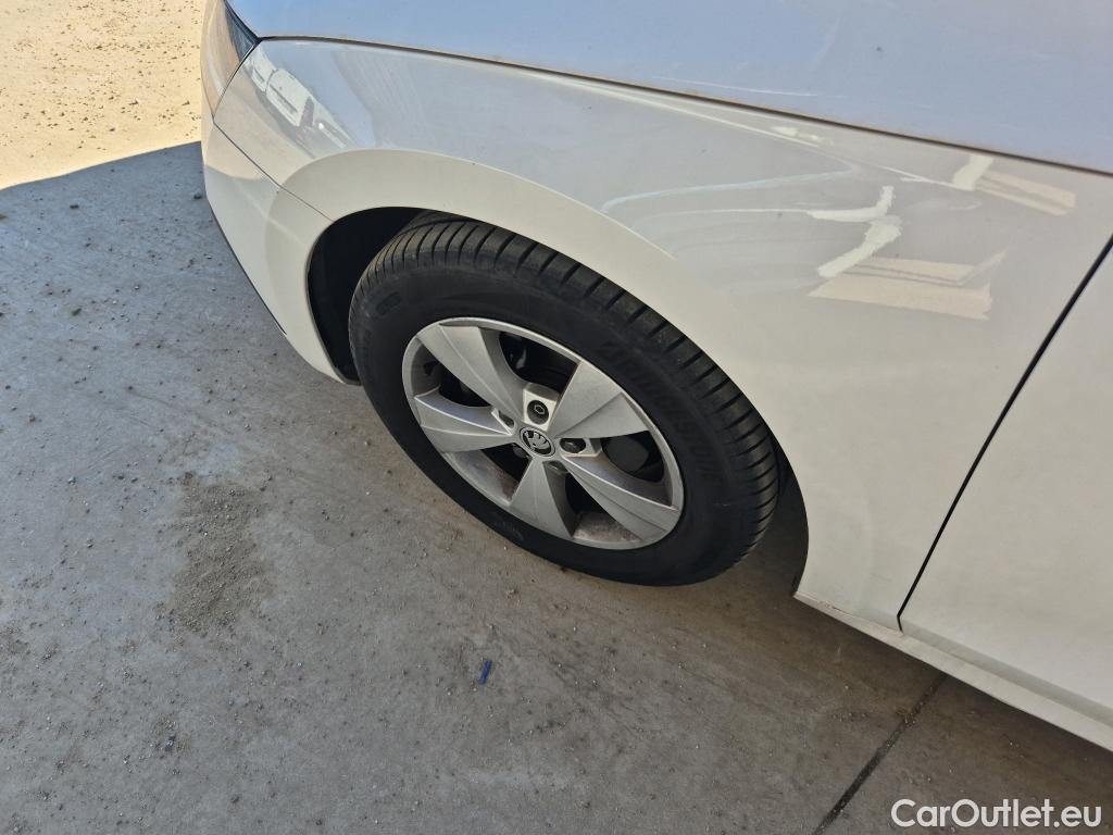  Skoda  Octavia SKODA  / 2020 / 5P / berlina con portón 2.0 TDI 110kW (150CV) Manual Ambition #20