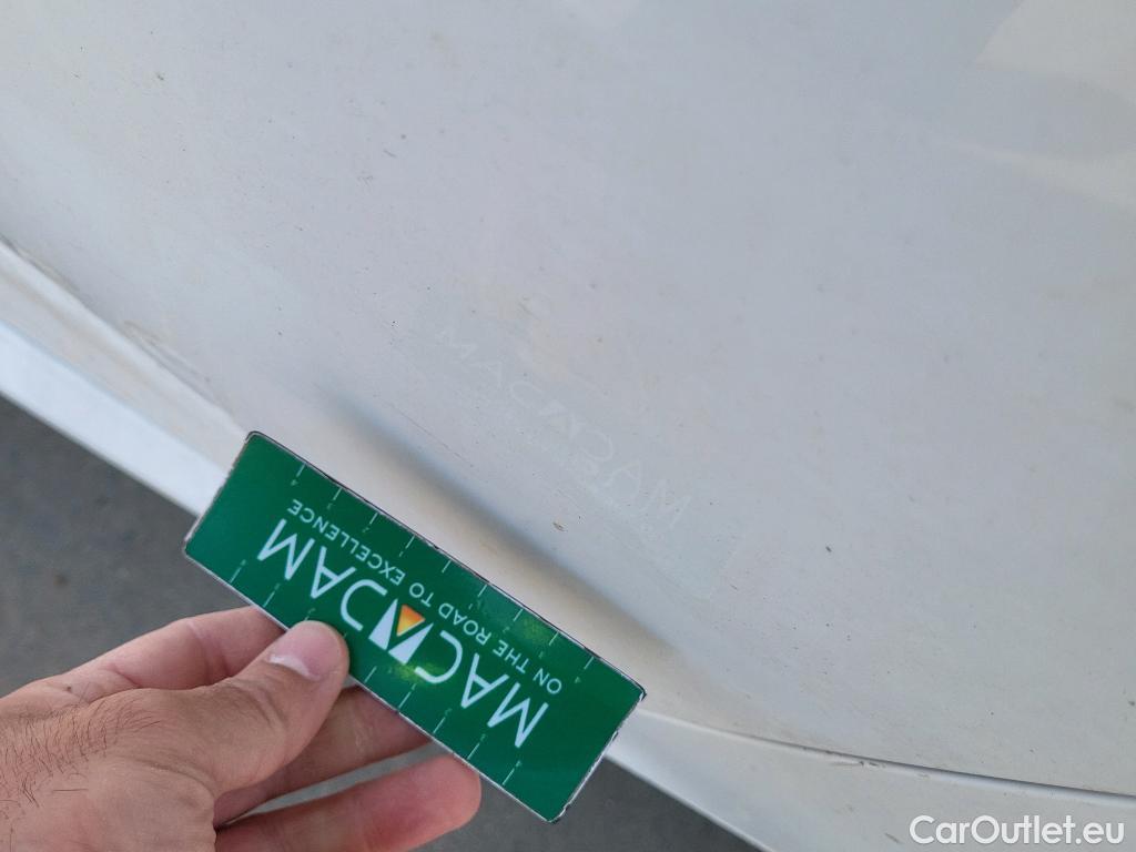  Peugeot  208 PEUGEOT  / 2019 / 5P / berlina con portón BlueHDi 73kW (100CV) Active Pack (AC) #15