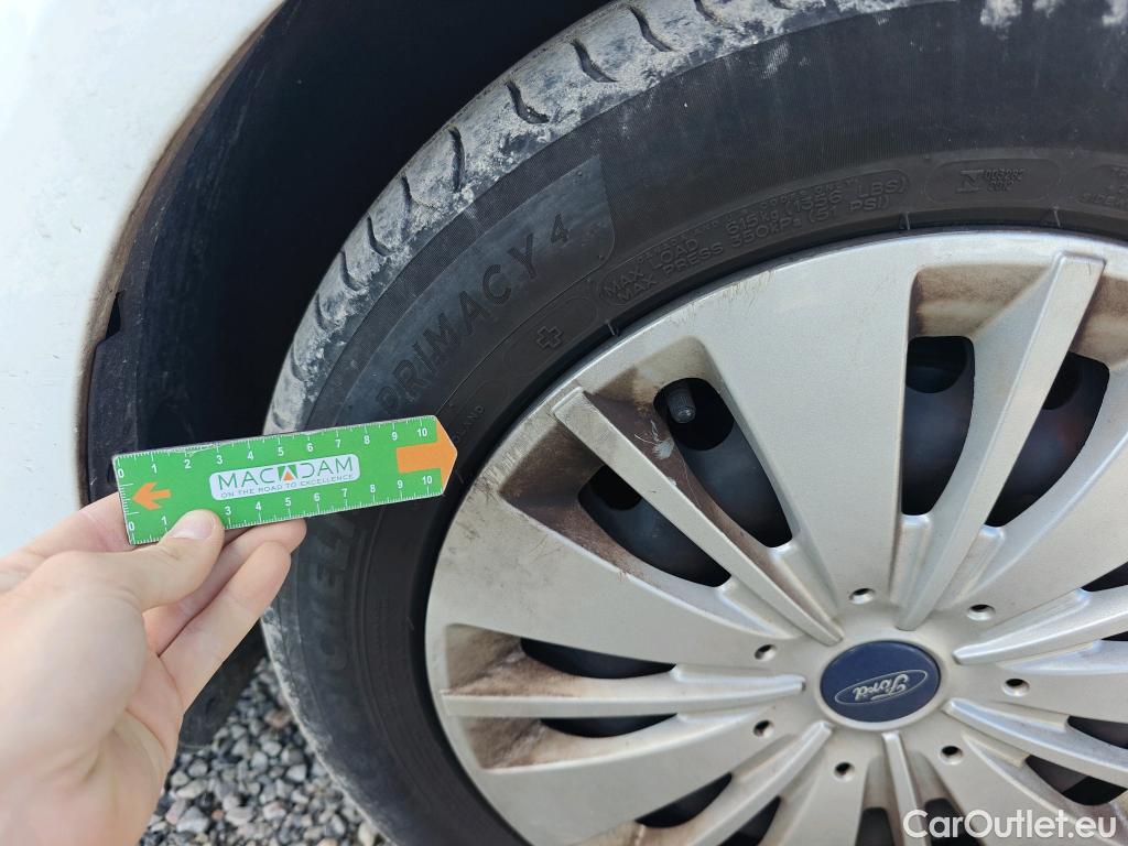  Ford  Focus FORD  5p 3G berlina con portón 1.5 TDCi E6 70kW (95CV) Trend+ #71