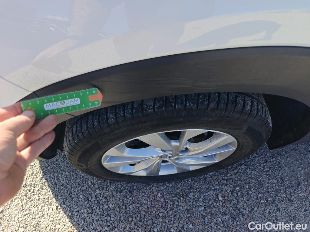  Hyundai  Tucson HYUNDAI  / 2018 / 5P / todoterreno 1.6 CRDI 85kW (116CV) 48V SLE 4X2(SP)(SL) #23