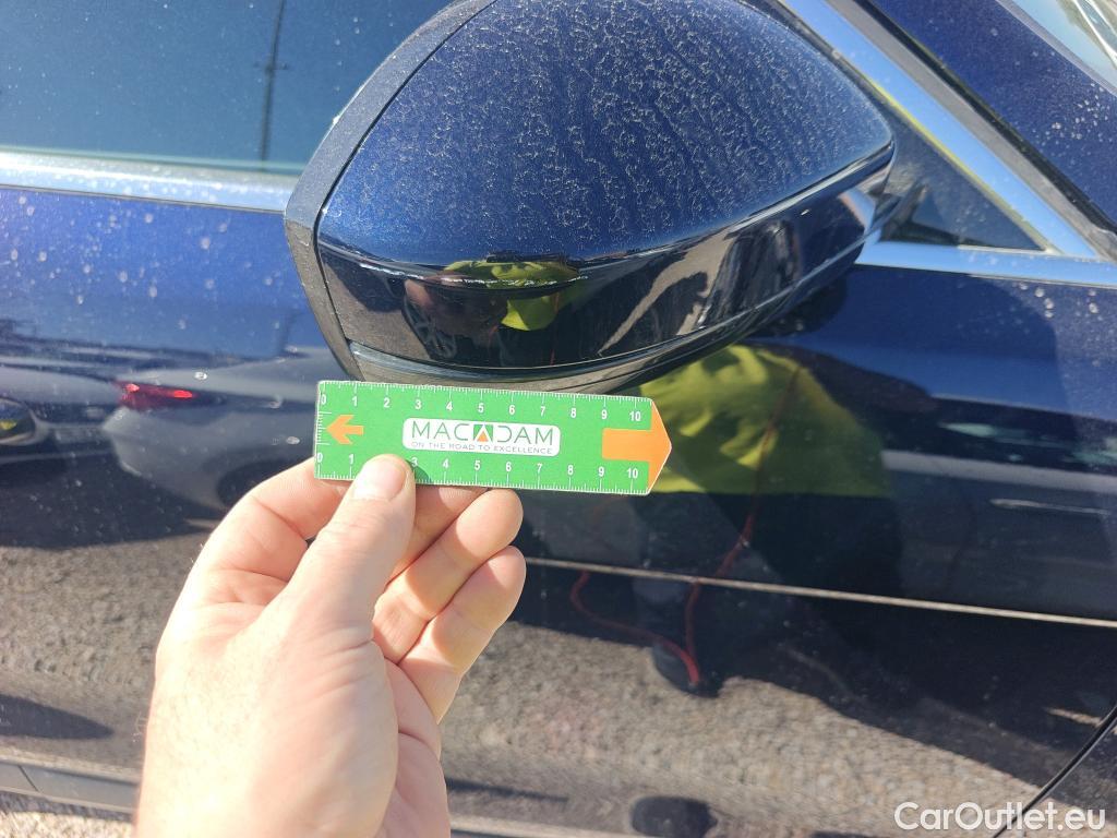  Jaguar  F-PACE JAGUAR  / 2015 / 5P / todoterreno 2.0L i4D 120kW Prestige #24