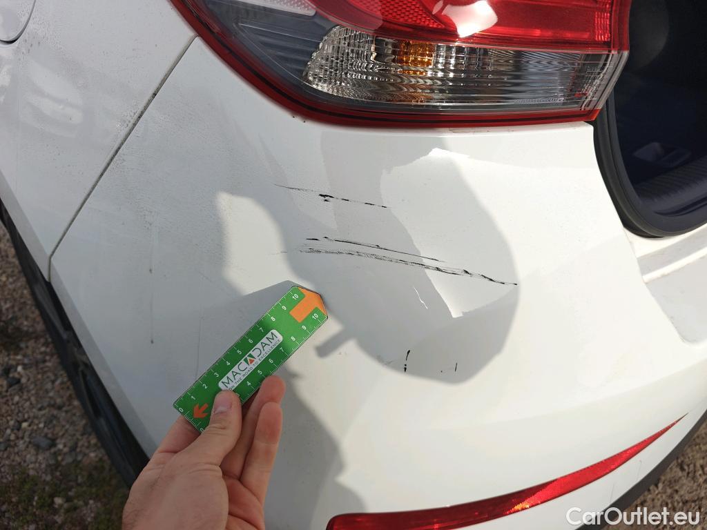  Hyundai  i30 HYUNDAI  / 2020 / 5P / berlina con portón 1.5 DPI Klass SLX #24