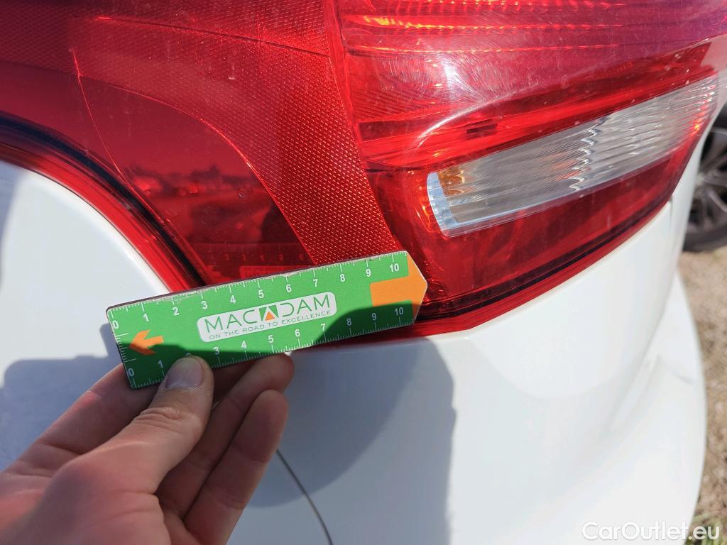  Ford  Focus FORD  5p 3G berlina con portón 1.5 TDCi E6 70kW (95CV) Trend+ #4