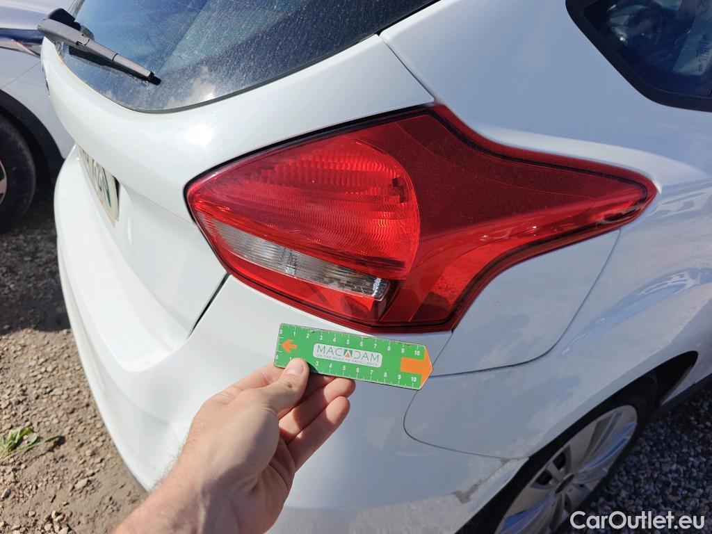  Ford  Focus FORD  5p 3G berlina con portón 1.5 TDCi E6 70kW (95CV) Trend+ #1