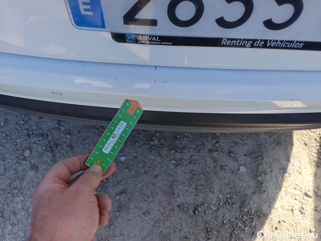  Hyundai  Tucson HYUNDAI  / 2018 / 5P / todoterreno 1.6 CRDI 85kW (116CV) 48V SLE 4X2(SP)(SL) #18