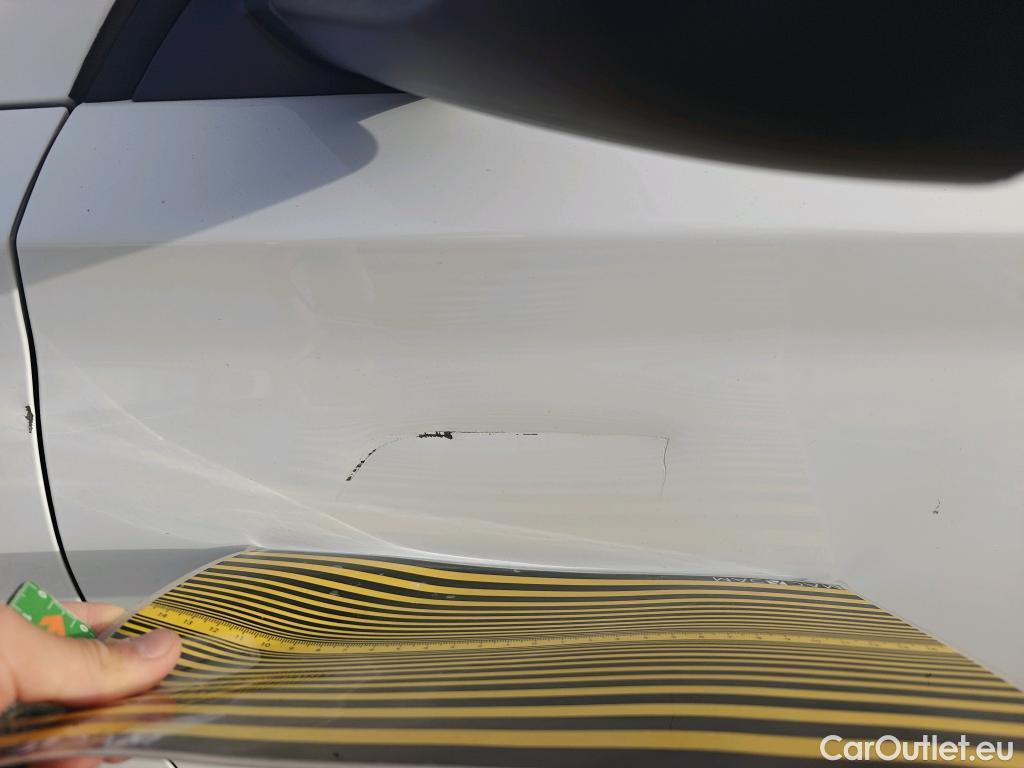  Hyundai  i30 HYUNDAI  / 2020 / 5P / berlina con portón 1.5 DPI Klass SLX #5