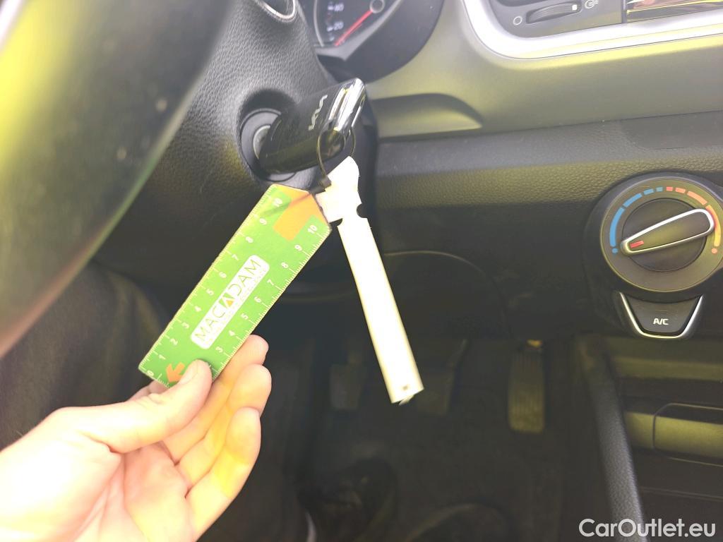  KIA  STONIC KIA  / 2017 / 5P / todoterreno 1.0 T-GDi 74kW (100CV) MHEV iMT Concept #1