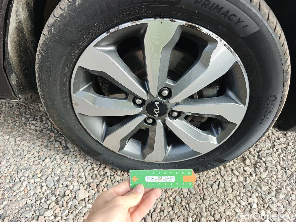  KIA  STONIC KIA  / 2017 / 5P / todoterreno 1.0 T-GDi 74kW (100CV) MHEV iMT Concept #57