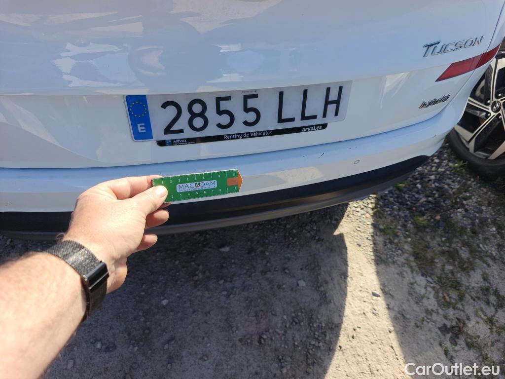  Hyundai  Tucson HYUNDAI  / 2018 / 5P / todoterreno 1.6 CRDI 85kW (116CV) 48V SLE 4X2(SP)(SL) #16