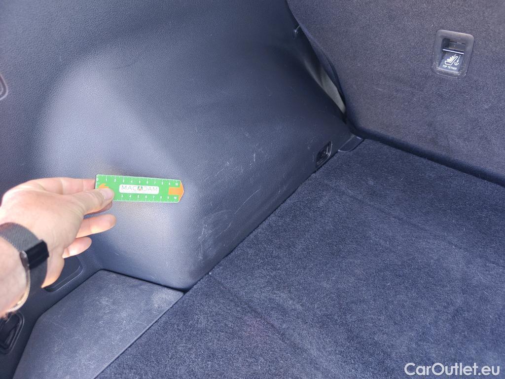  Hyundai  Tucson HYUNDAI  / 2018 / 5P / todoterreno 1.6 CRDI 85kW (116CV) 48V SLE 4X2(SP)(SL) #13