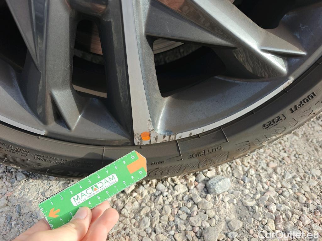  Hyundai  i30 HYUNDAI  / 2020 / 5P / berlina con portón 1.5 DPI Klass SLX #8