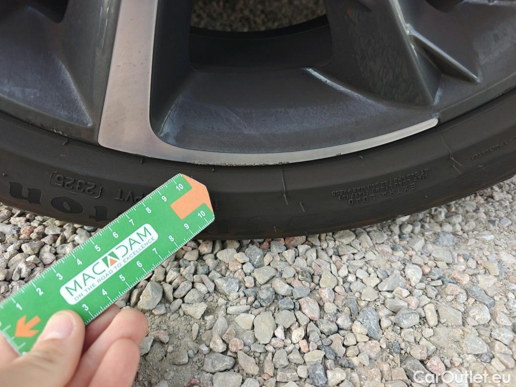  Hyundai  i30 HYUNDAI  / 2020 / 5P / berlina con portón 1.5 DPI Klass SLX #13