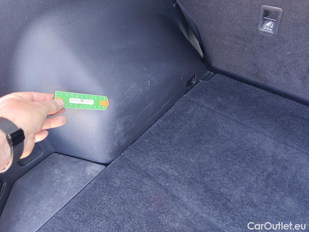  Hyundai  Tucson HYUNDAI  / 2018 / 5P / todoterreno 1.6 CRDI 85kW (116CV) 48V SLE 4X2(SP)(SL) #14