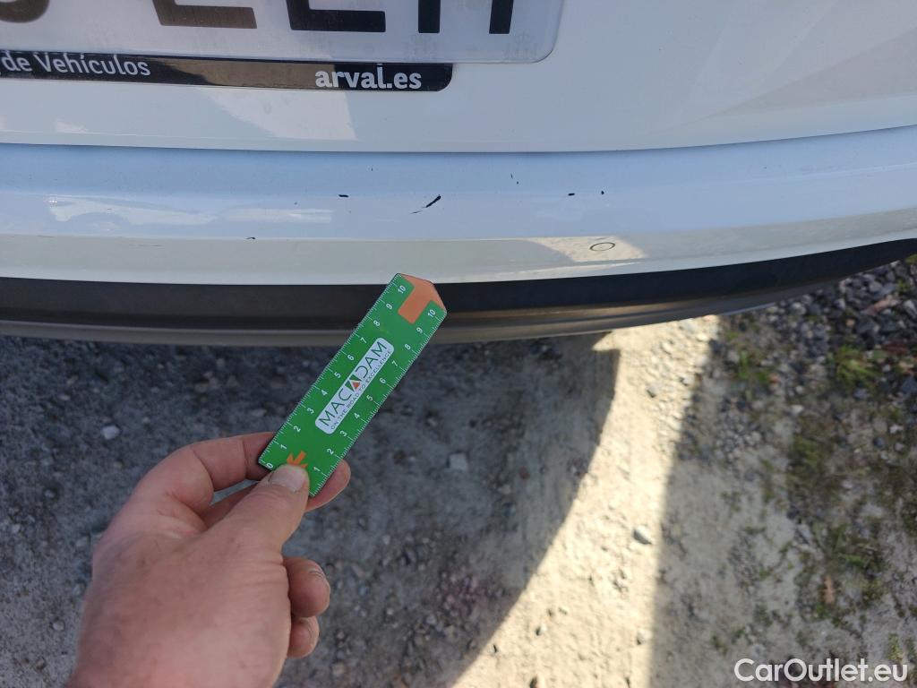  Hyundai  Tucson HYUNDAI  / 2018 / 5P / todoterreno 1.6 CRDI 85kW (116CV) 48V SLE 4X2(SP)(SL) #19