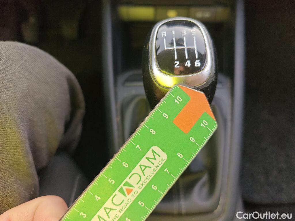  KIA  STONIC KIA  / 2017 / 5P / todoterreno 1.0 T-GDi 74kW (100CV) MHEV iMT Concept #29