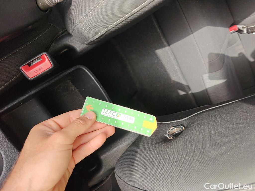  KIA  STONIC KIA  / 2017 / 5P / todoterreno 1.0 T-GDi 74kW (100CV) MHEV iMT Concept #42