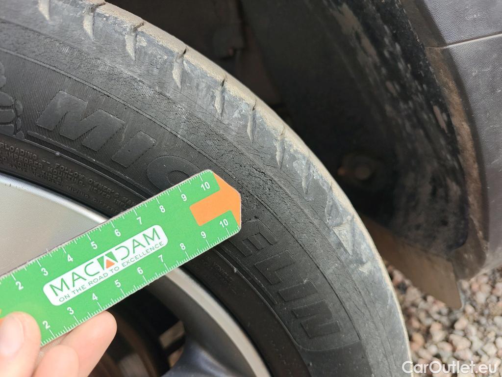  KIA  STONIC KIA  / 2017 / 5P / todoterreno 1.0 T-GDi 74kW (100CV) MHEV iMT Concept #52