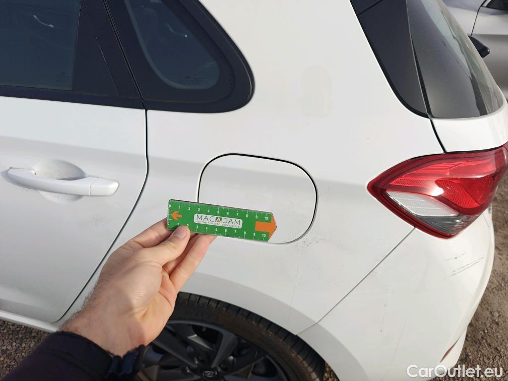  Hyundai  i30 HYUNDAI  / 2020 / 5P / berlina con portón 1.5 DPI Klass SLX #29