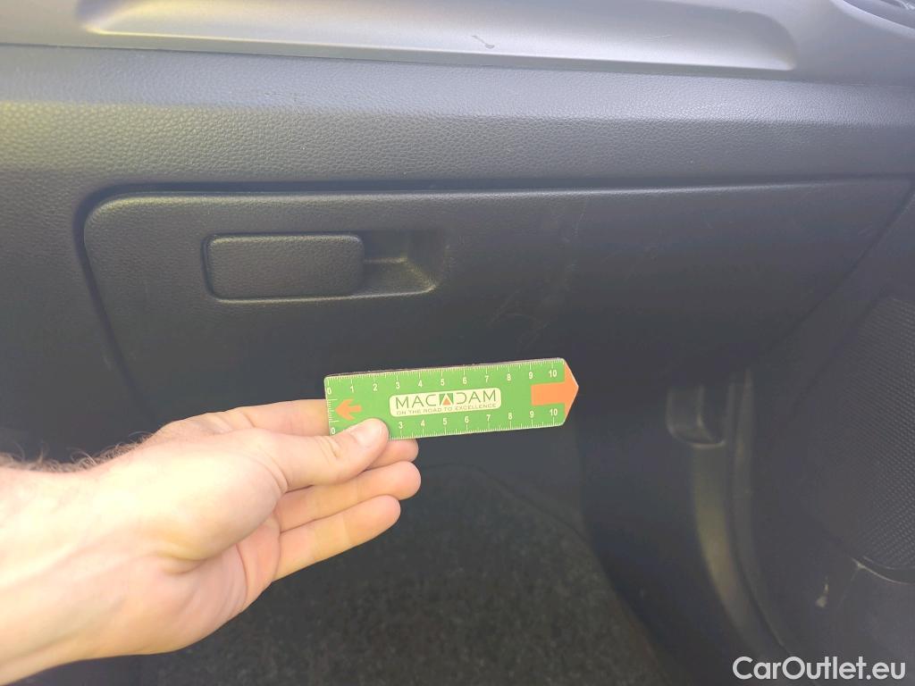  KIA  STONIC KIA  / 2017 / 5P / todoterreno 1.0 T-GDi 74kW (100CV) MHEV iMT Concept #26