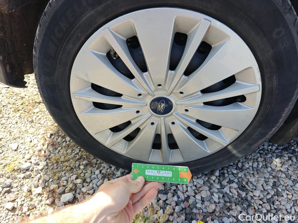  Ford  Focus FORD  5p 3G berlina con portón 1.5 TDCi E6 70kW (95CV) Trend+ #75